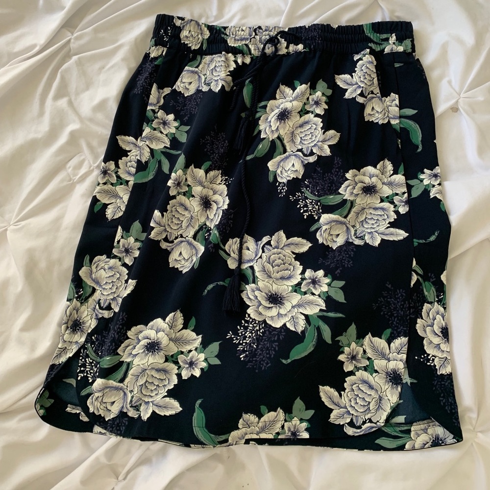 Navy Blue skirt with Pockets
